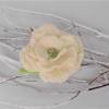 Filzblume weiß mit Rocaillesperlen als Brosche handgefilzt Rosenblüte Filzblume Bild 2