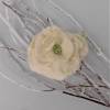Filzblume weiß mit Rocaillesperlen als Brosche handgefilzt Rosenblüte Filzblume Bild 4