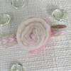 Filzrose rosa weiß beige als Filzbrosche Filzblüte Filzblume Bild 3