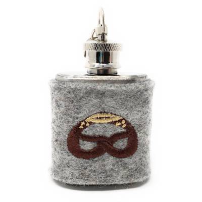 Mini Flachmann Edelstahl 30 ml + Hülle bestickt mit Brezel aus Wollfilz - Farbauswahl