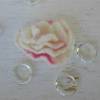 gefilzte Blume Rosenblüte weiß rosa pink mit Wachsperle als Brosche  shabby Bild 3