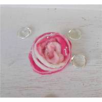 gefilzte Rose rosa weiß pink bestickt mit Glasperlen als Brosche Bild 1