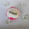 gefilzte Rose rosa weiß pink bestickt mit Glasperlen als Brosche Bild 3