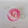 gefilzte Rose rosa weiß pink bestickt mit Glasperlen als Brosche Bild 4