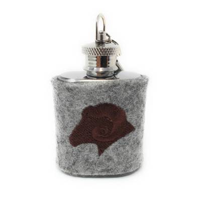Mini Flachmann Edelstahl 30 ml + Hülle bestickt mit Widder aus Wollfilz - Farbauswahl