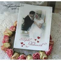Hochzeit, Hochzeitskarte, Karte zur Hochzeit mit Brautpaar Motiv & roten Herzen. Bild 1