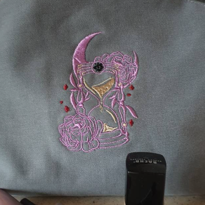 Stickdatei - Zeit hat nur die Ewigkeit - 3 Größen Sanduhr