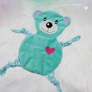 Stickdatei Bär Kuscheltuch ITH in drei Größen, Baby, Schmusetuch, Kuscheltier, Schnuffeltuch Bild 2