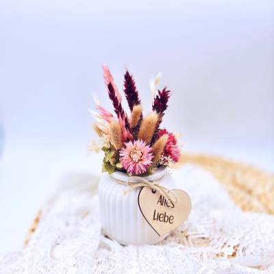 Blumendeko | Gesteck aus Trockenblumen |  frühlingshafte Deko | Trockenblumen | Muttertagsgeschenk |  Mitbringsel