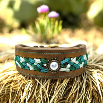 Halsband für Hunde aus Fetttleder mit Aufflechtung für eine Größe von ca. 39 - 47 cm