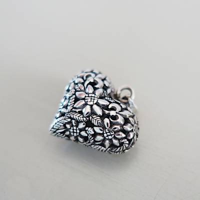 Herz Anhänger, Sterling Silber mit Blüten und Blättern