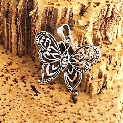 Schön ausgearbeiteter Silber Schmetterling