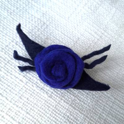 gefilzte Rose Filzbrosche Filzrose blau