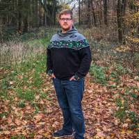 PDF-Schnittmuster Hoodie Malik (Gr. S-XXXL) – wandelbarer Herren-Hoodie mit Teilungen, Kapuzen- & Rundhalsoption. Bild 4