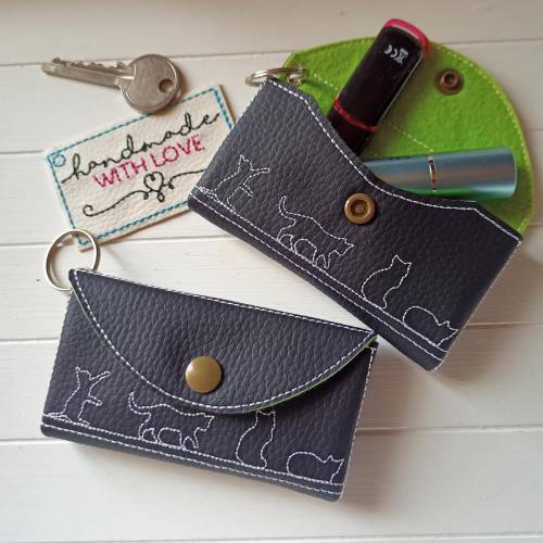 Schlüsseltasche Katze aus schwarzem Kunstleder bestickt, Schlüsselanhänger Tasche, USB Tasche Etui Lippenstift Kopfhörer