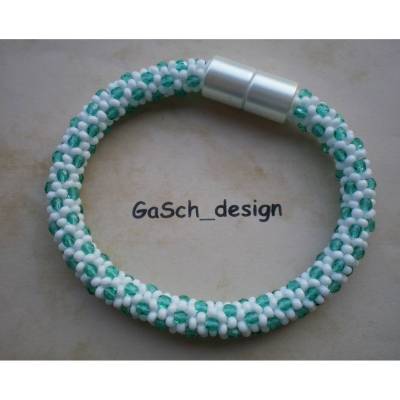 Häkelarmband, gehäkeltes Perlenarmband * Berliner Weiße mit Schuss (Waldmeister)