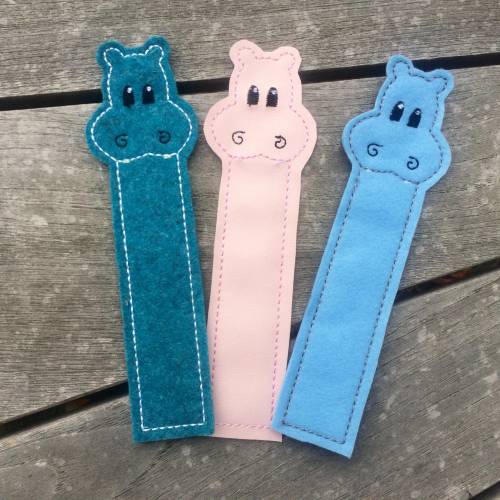 Lesezeichen Hippo Stickdatei  ITH 13x18 für Nilpferdliebhaber für Leseratten und Bücherwürmer