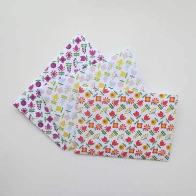 Geschenkumschläge Frühling, Briefumschläge, Schmuckkuverts mit stilisierten Blümchen, 3 Farben sortiert