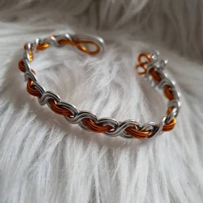 Armreif  Jara - Silber - Gold Version - Armreif aus Aluminiumdraht - Drahtschmuck
