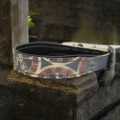 Hundehalsband aus weißem Blankleder mit Airbrush Design in Größe ca. 41 - 47 cm