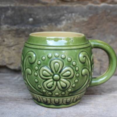 Bierkrug mit Blumendekor / großer Kaffeepott Kaffeebecher / VEB Gräfenroda Keramik / 60er 70er Jahre DDR 