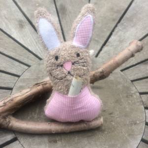 Hase Stickdatei  ITH mit kleiner Tasche 13x18 16x26 Ostern Geldgeschenk Bild 7