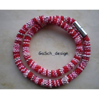 Häkelkette, gehäkelte Perlenkette * Flickenteppich in rosa rot