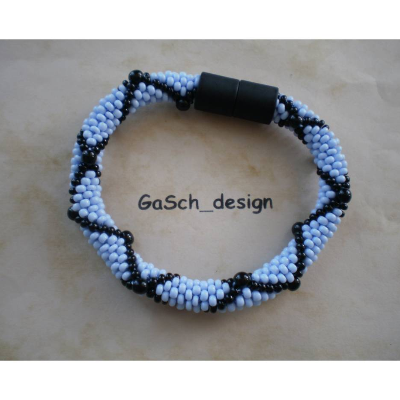 Häkelarmband, gehäkeltes Perlenarmband * Zärtliche Umarmung
