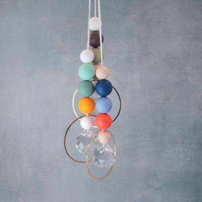 bunter Suncatcher als Deko für das Kinderzimmer, Kleinigkeit für Kindergeburtstag, Geschenk für Schult