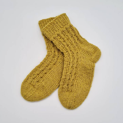 Gestrickte Kinder Söckchen, Gr. 26/27 in gelb, Wollsocken handgestrickt von la piccola Antonella