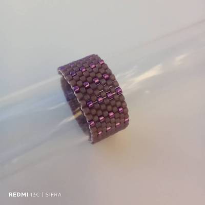 Handgefertigter Bandring aus Miyuki Delica Perlen, malve / pink