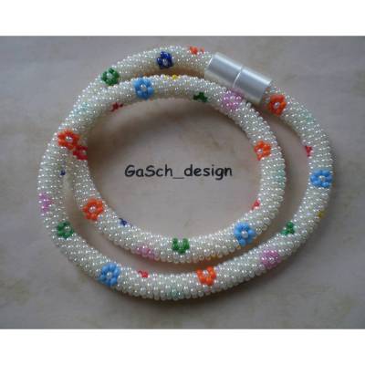 Häkelkette, gehäkelte Perlenkette * Konfetti-Kuss *