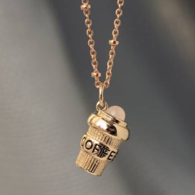 Kette Kaffee Anhänger Charm Rosenquarz vergoldet als Geschenk für sie für Kaffeejunkie