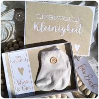 Schwangerschaft ankündigen Geschenkschachtel mit Babysocken Bild 1