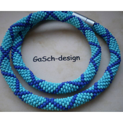 Häkelkette, gehäkelte Perlenkette * Kosmischer Kreuzritter