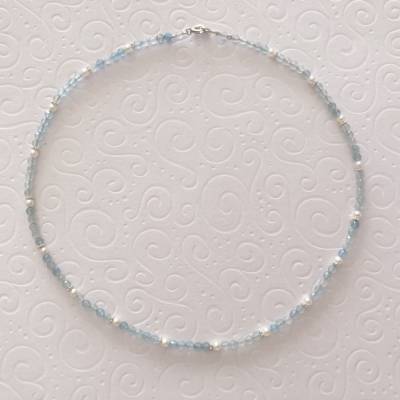 Aquamarinkette 41 cm – Facettierte Edelsteinkette mit Zuchtperlen & Silber, handgefertigt in Bayern