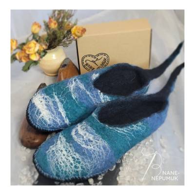Handgefertigte Filzschuhe aus 100 % Bergschafwolle 