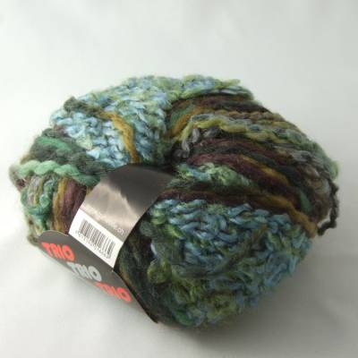 Trio Variata: kuschelige Bouclewolle zum Stricken oder Basteln