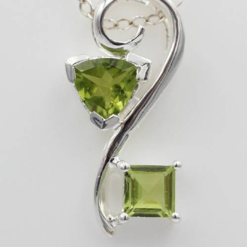 Edler 1,3 Carat Peridot Design Anhänger 925 Silber Collier Kette Olivin Schmuck