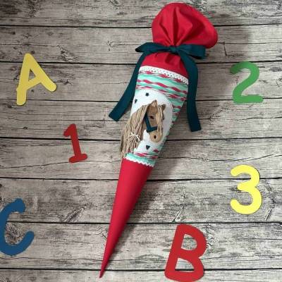 zauberhafte Schultüte / Zuckertüte mit wunderschönem 3D Pferdekopf