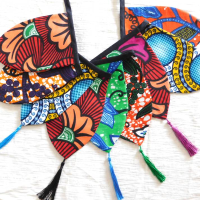 Wimpelkette Girlande mit Quasten – 9 Wimpel, bunter Wachsdruckstoff, 2,46 m lang