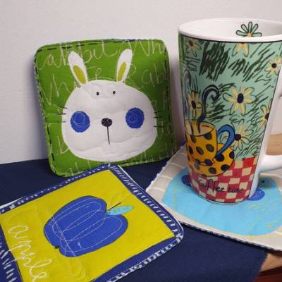 Untersetzer mit witzigen Motiven, Coaster für Gläser und Tassen aus Baumwolle, Rückseite blau-weiß