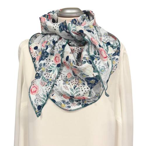 Musselintuch in weiß mit floralem Muster für Damen - Dreieckstuch aus Musselin