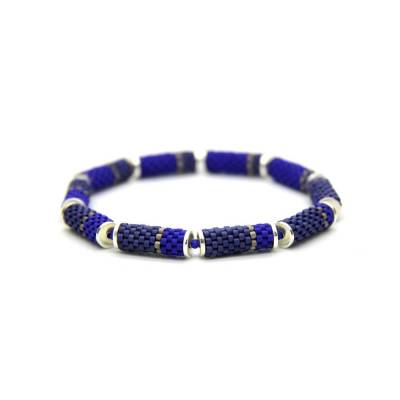 Armband (elastisch) aus Delica-Glasperlen in zwei blauen Nuancen und Silbergrau in Peyotestitch-Technik, Accessoire