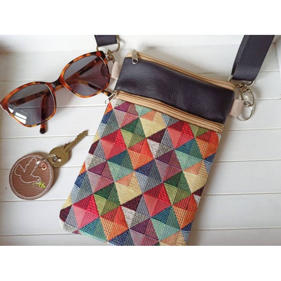 Kleine Festival Tasche bunt aus Kunstleder und Gobelin mit