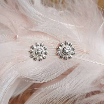 Ohrstecker kleine Sonnenblumen aus 999 Silber, matt gebürstet