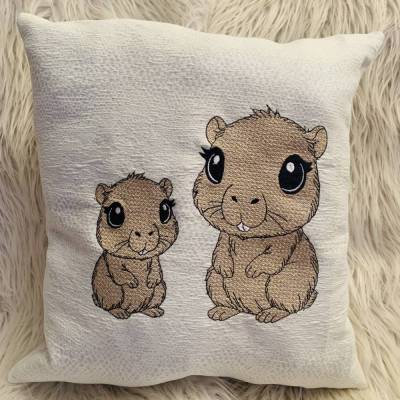 Stickdatei Capybara Wasserschwein Set – 5 Einzelmotive für Kissen, Baby & Deko | Design-by-Jasmina