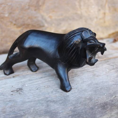 geschnitzter Löwe Raubkatze Holzfigur Holzschnitzerei Holzhandwerk  Kunstgewerbe Ebenholz 60er 70er Jahre