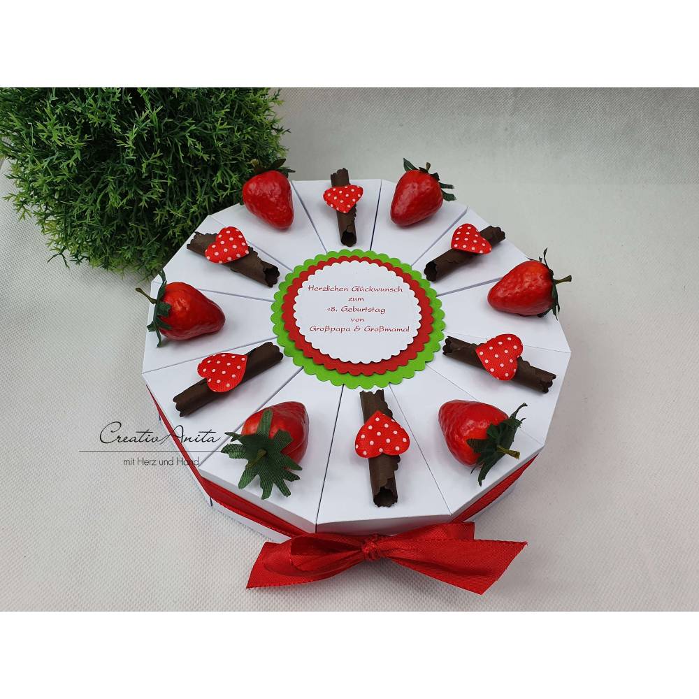 Geburtstagstorte Geburtstagsgeschenk in Form einer Torte ERDBEERTORTE ... Geburtstagstorte Geburtstagsgeschenk in Form einer Torte ERDBEERTORTE ...