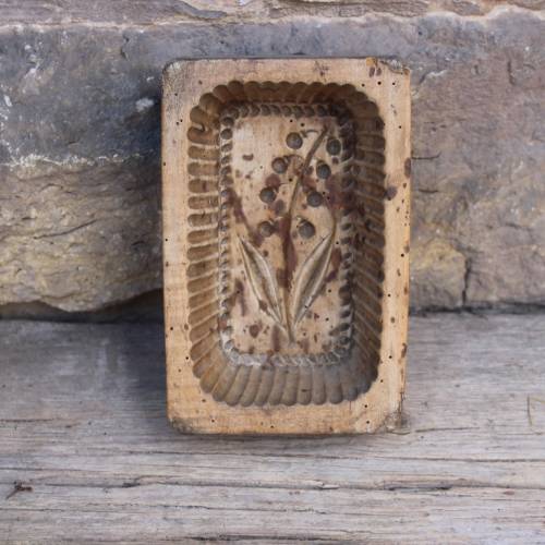 größere antike Butterform Buttermodel / handgeschnitzt Maiglöckchen / 1880 - 1900